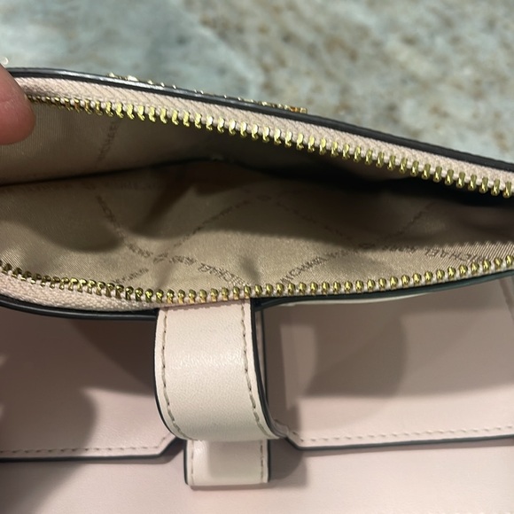 NWT Michael Kors Signature Brown and Blush Jet Set Travel Wristlet - Picture 5 of 7